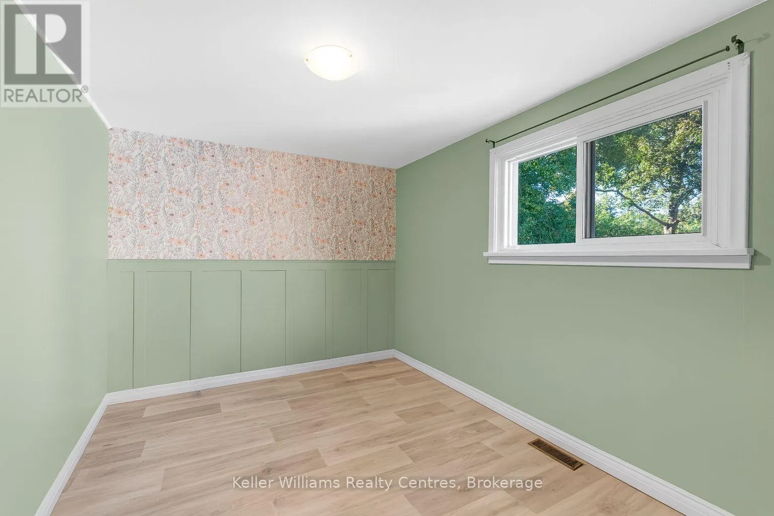 502 & 504 9TH STREET W