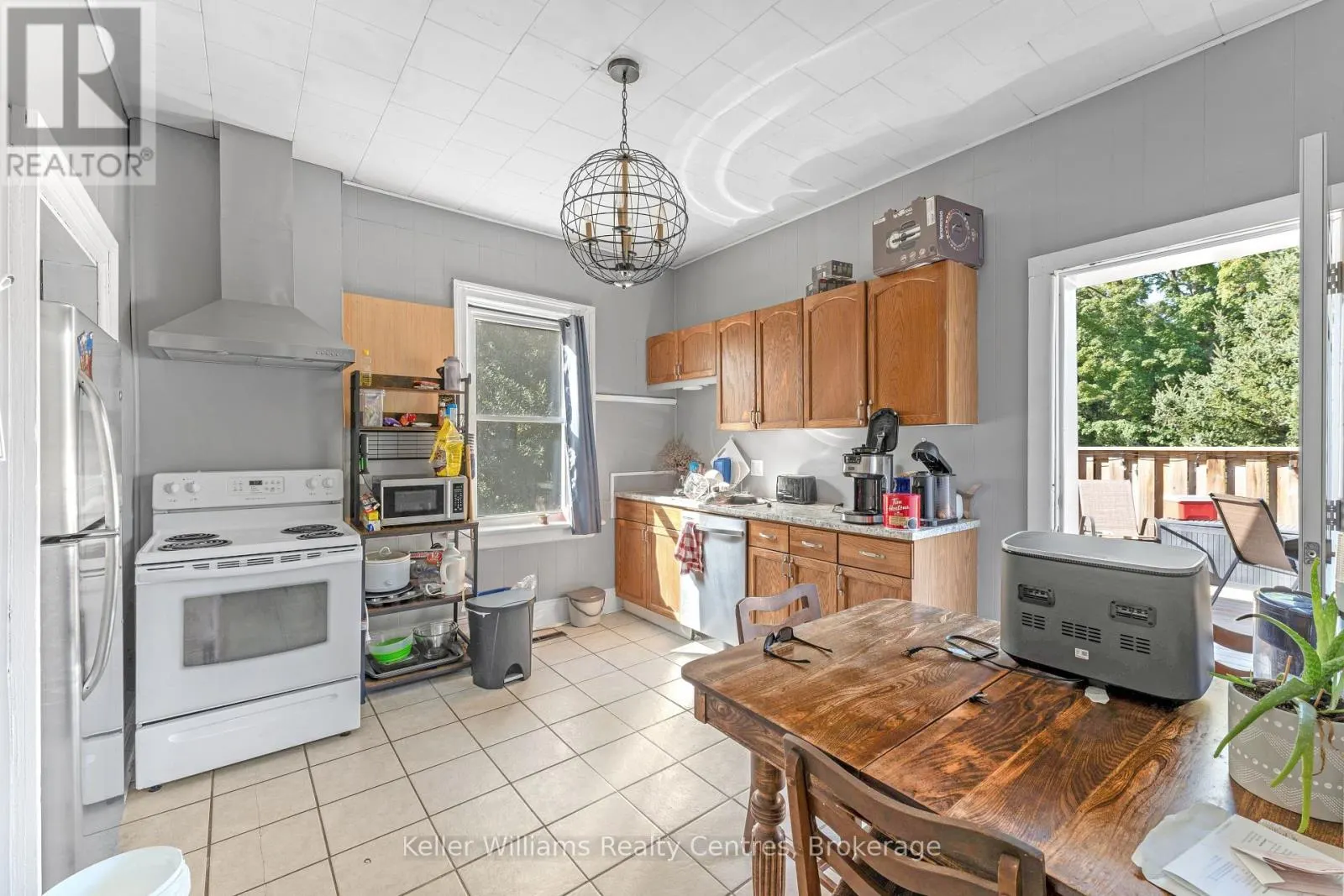 502 & 504 9TH STREET W