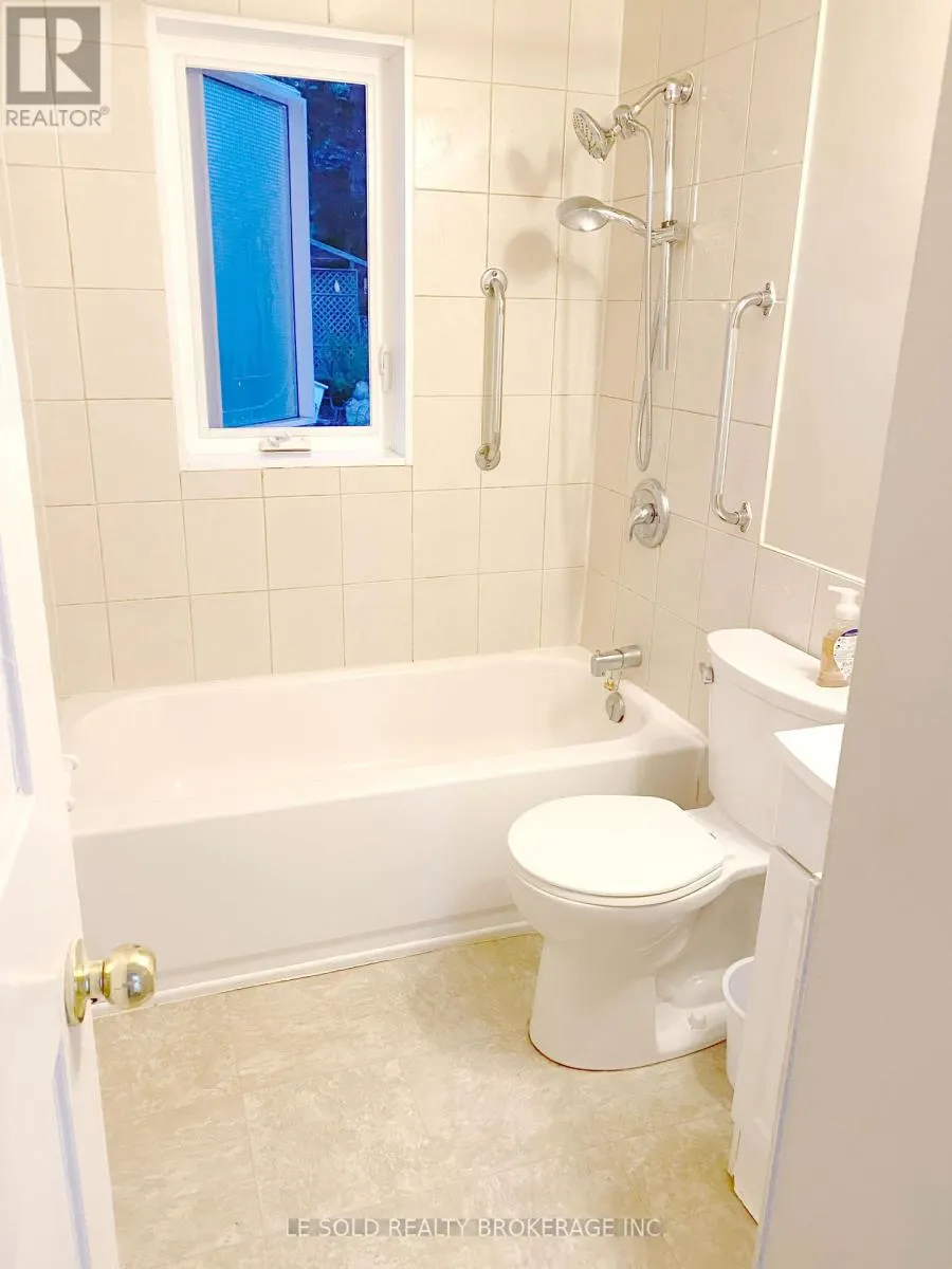1ST FLOOR ROOM - 130 LELAND STREET