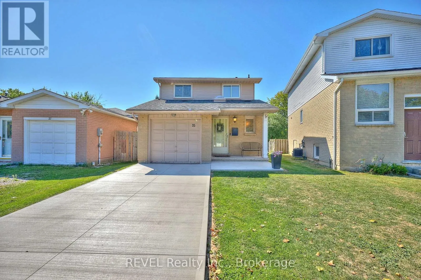 35 ROMY CRESCENT