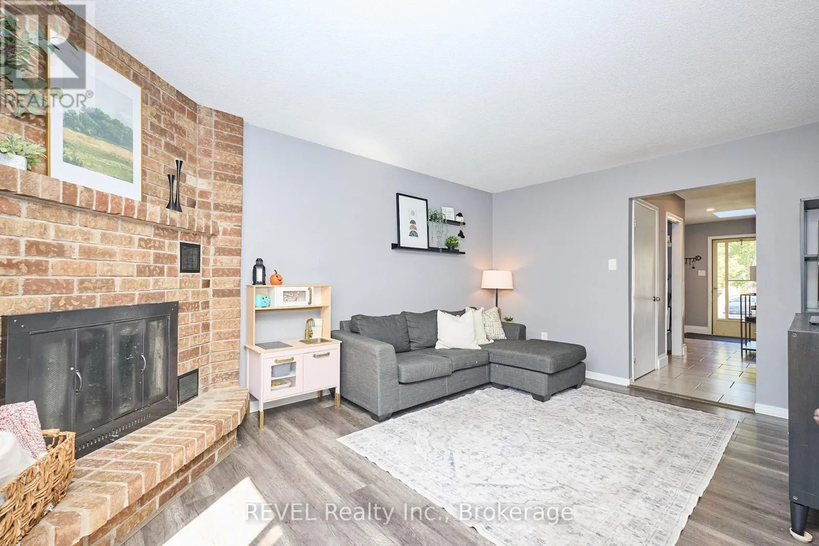 35 ROMY CRESCENT
