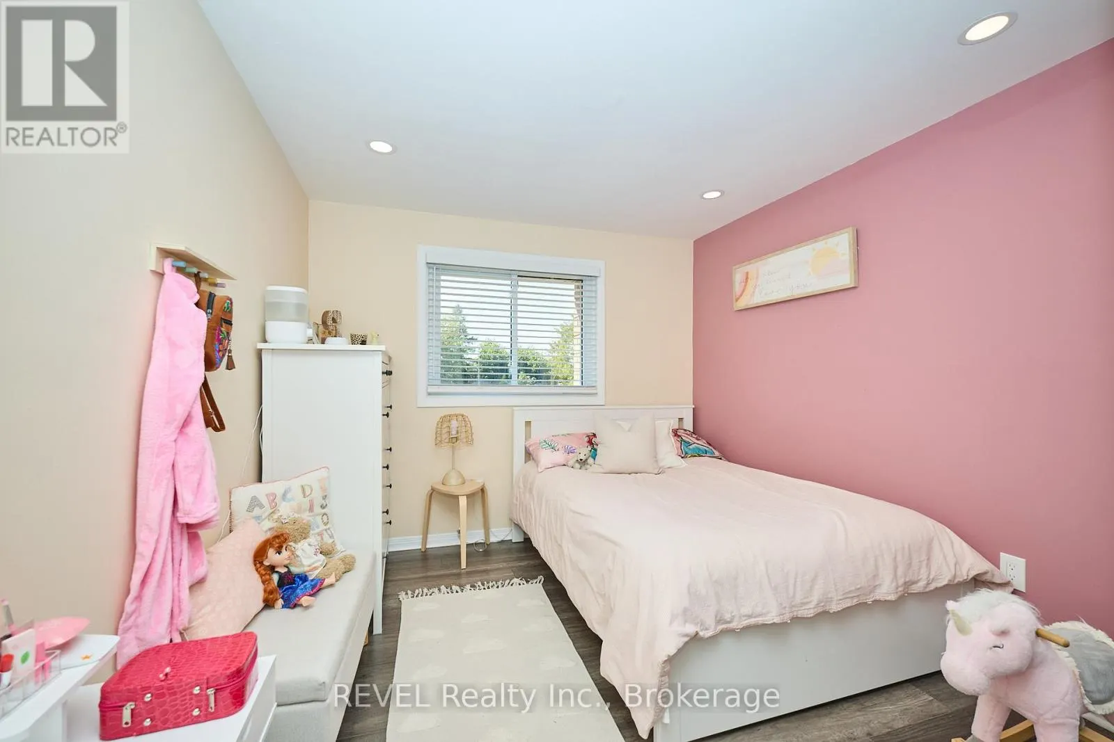 35 ROMY CRESCENT