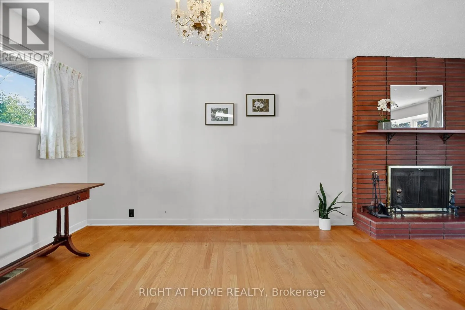 6 HIGWOOD DRIVE
