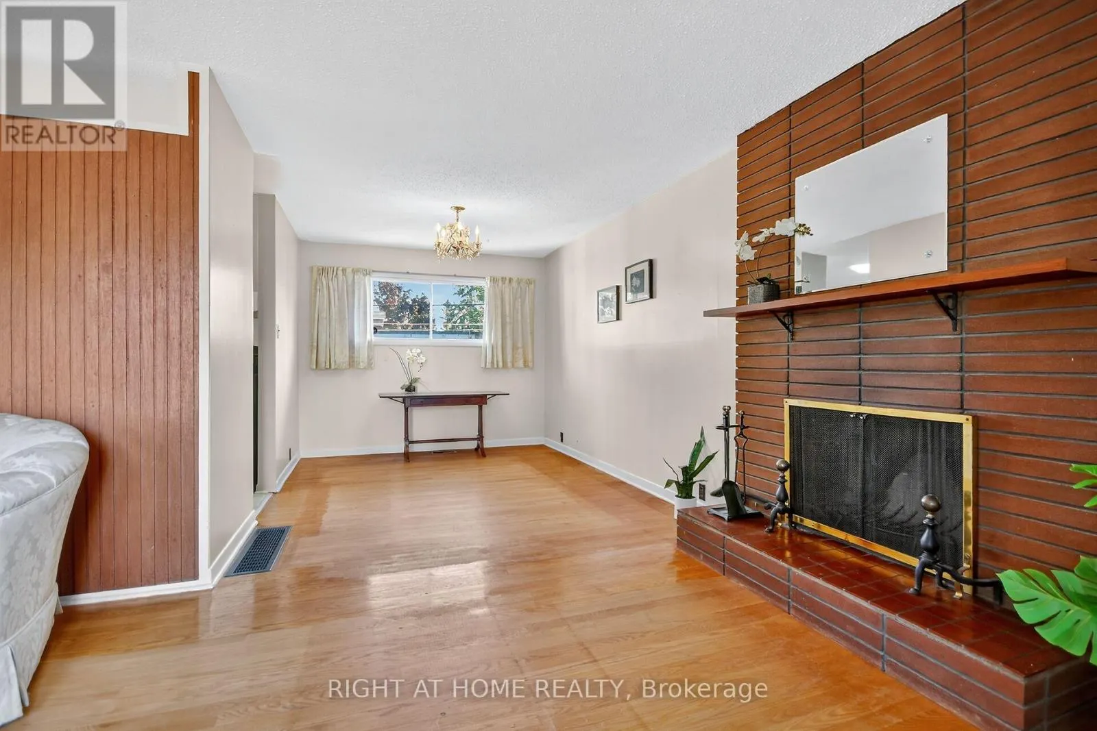6 HIGWOOD DRIVE