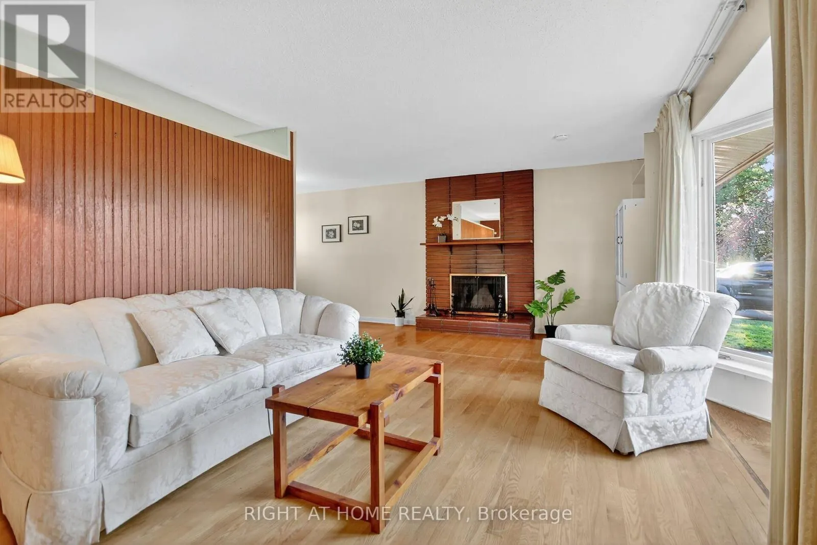 6 HIGWOOD DRIVE