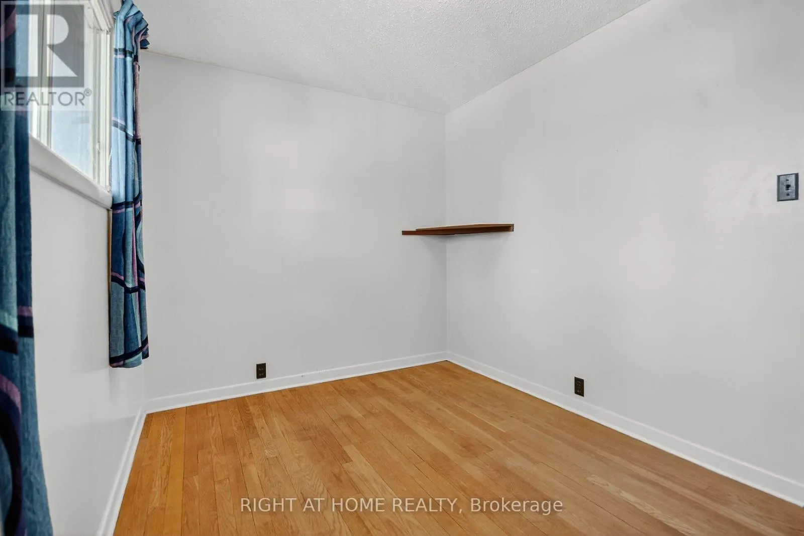 6 HIGWOOD DRIVE