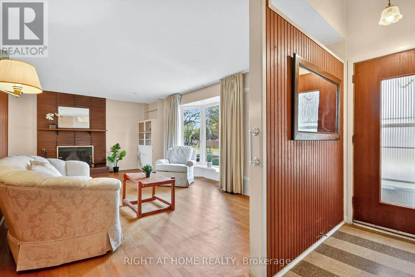 6 HIGWOOD DRIVE