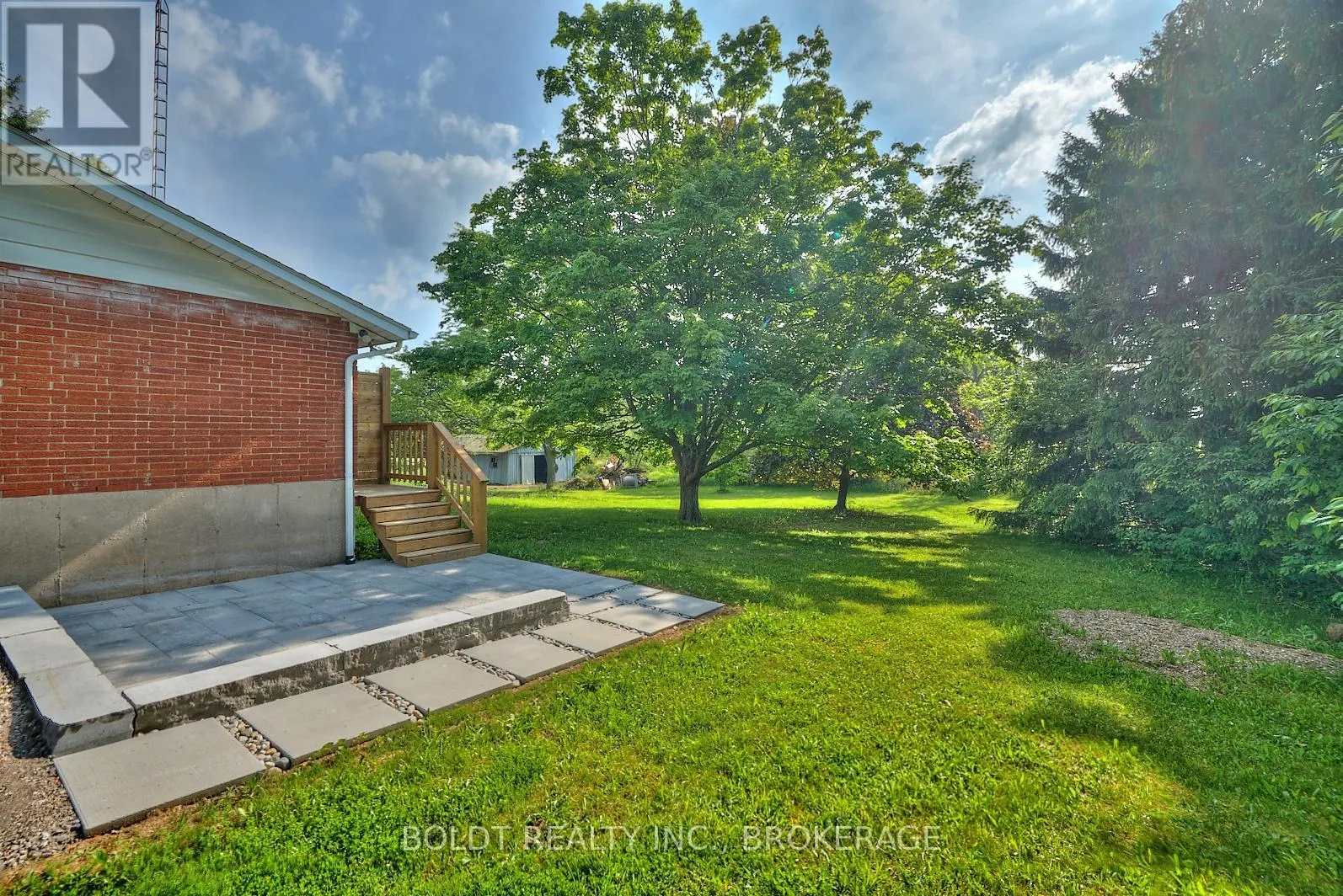 3305 NINETEENTH STREET