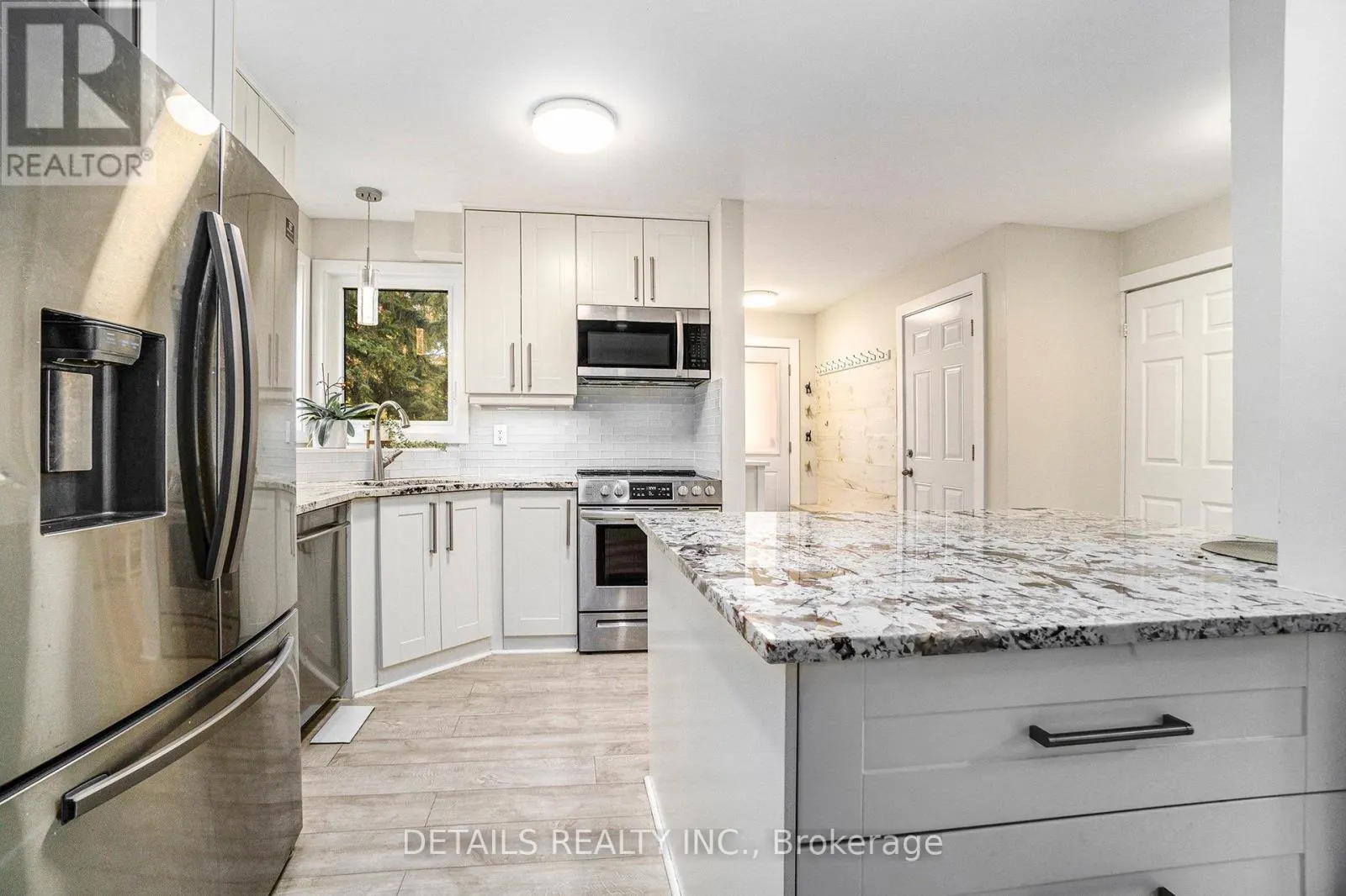 13 WILLOWVIEW WAY