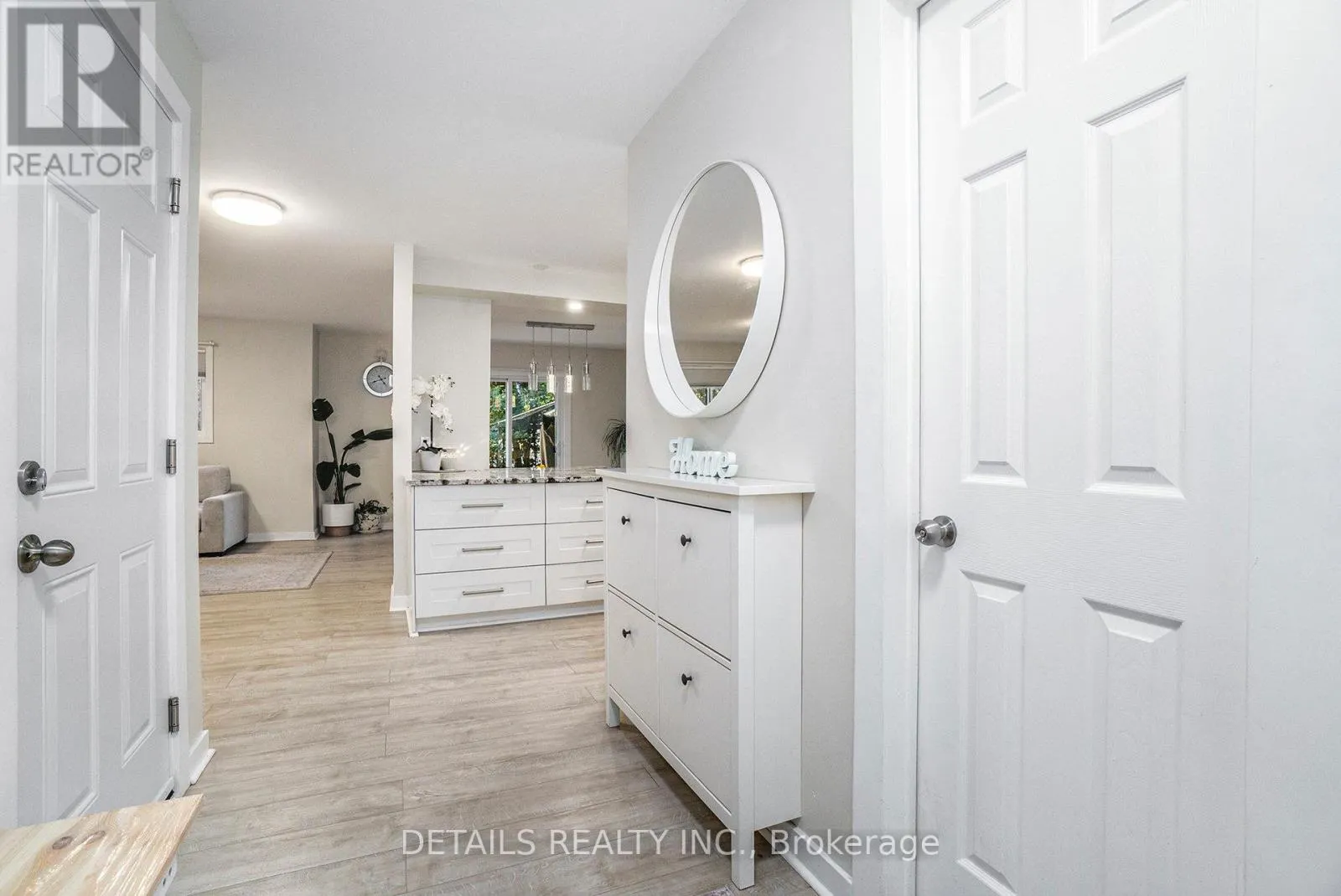 13 WILLOWVIEW WAY