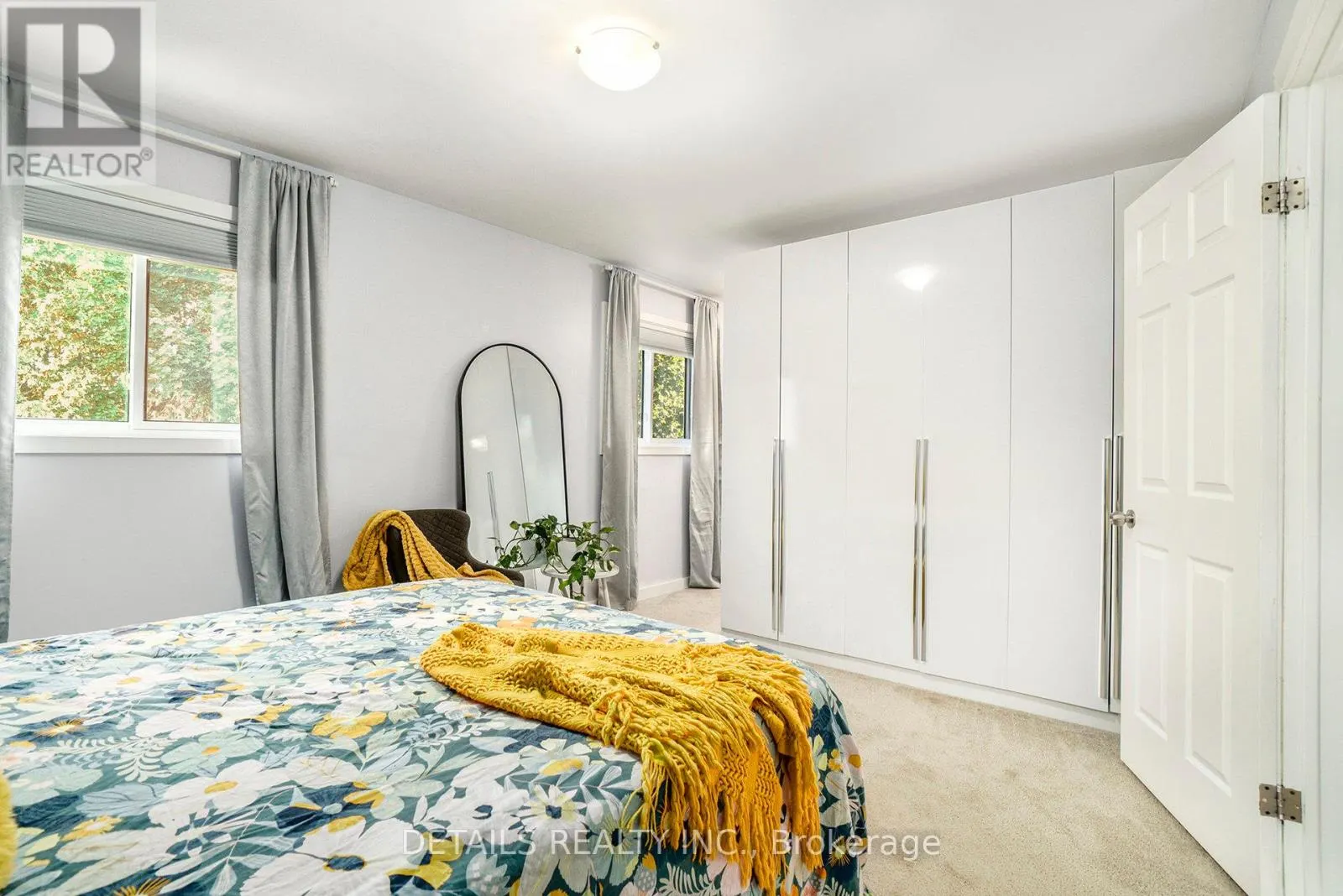 13 WILLOWVIEW WAY