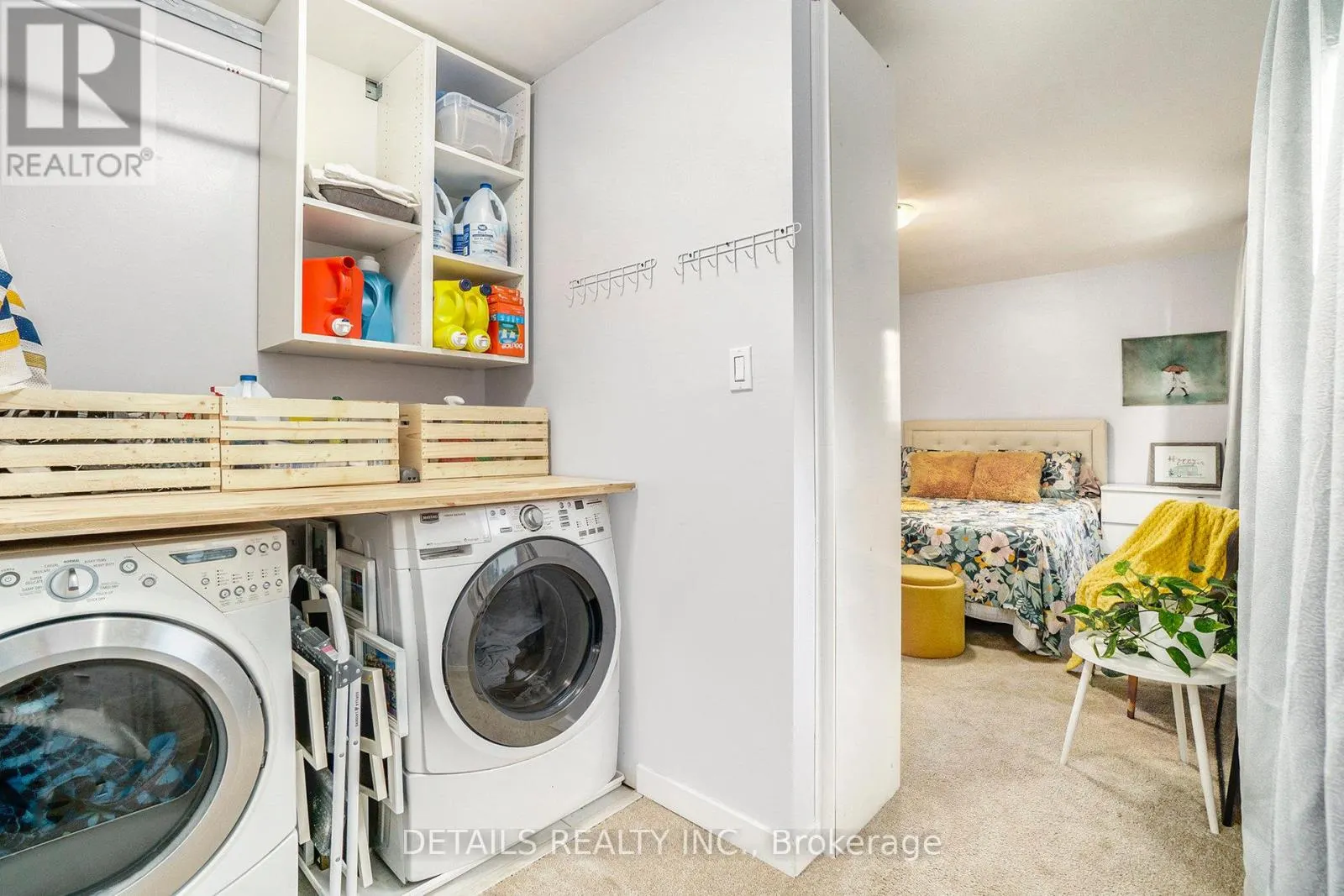 13 WILLOWVIEW WAY