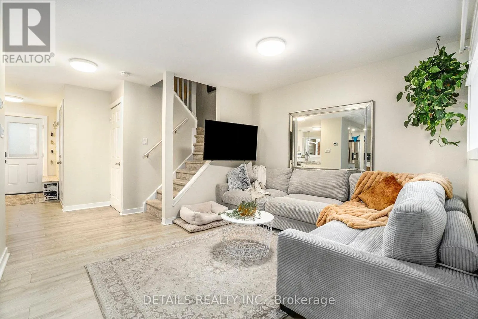 13 WILLOWVIEW WAY