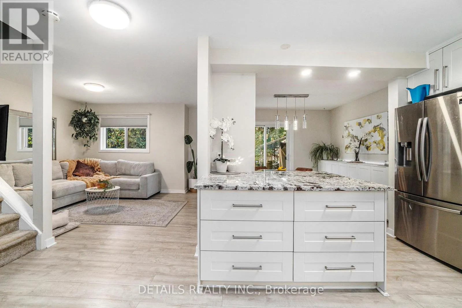 13 WILLOWVIEW WAY