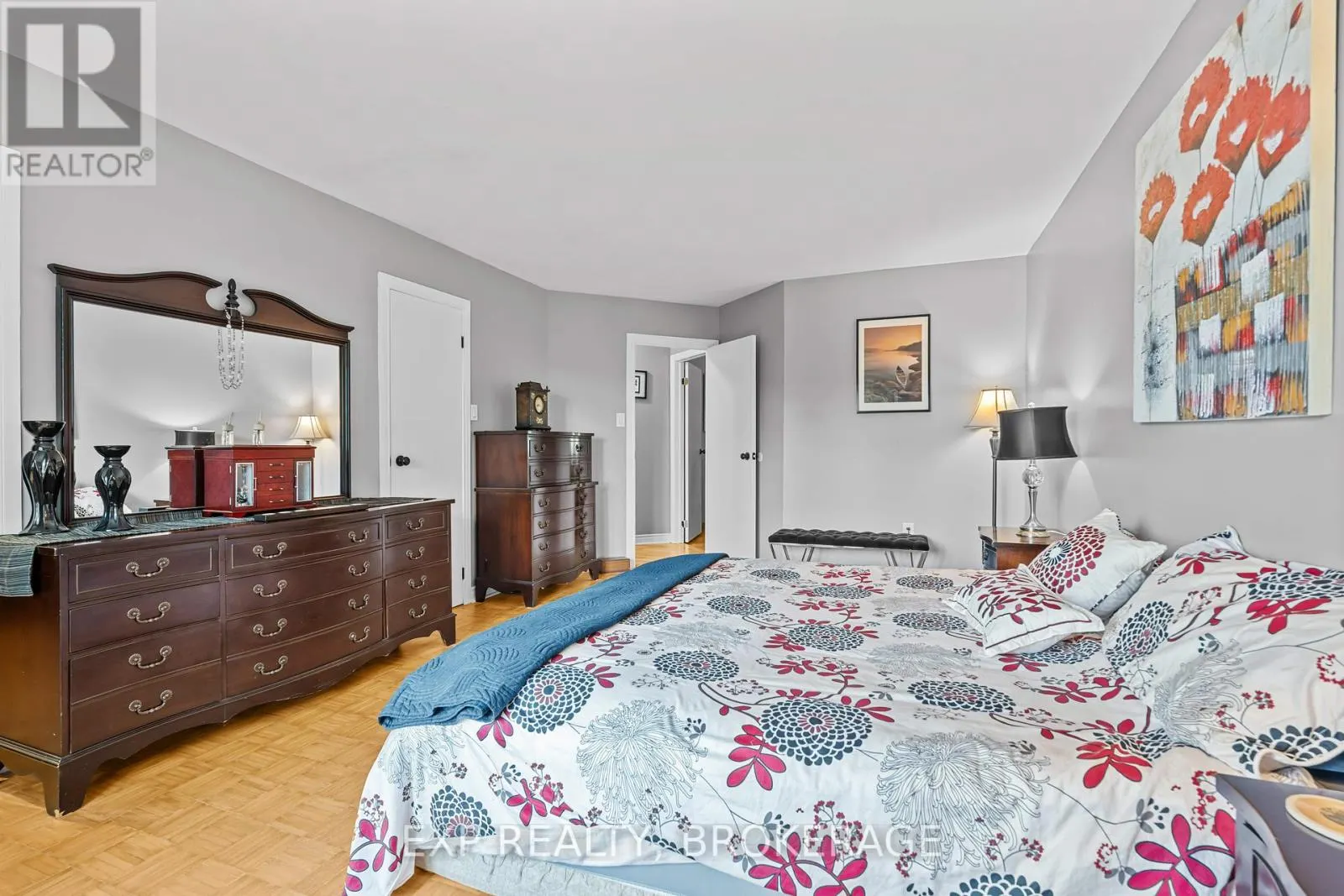 5525 RIDEAU ROAD