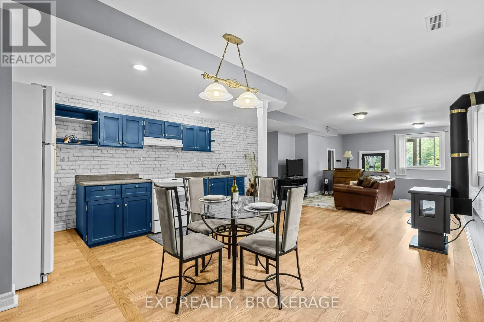 5525 RIDEAU ROAD