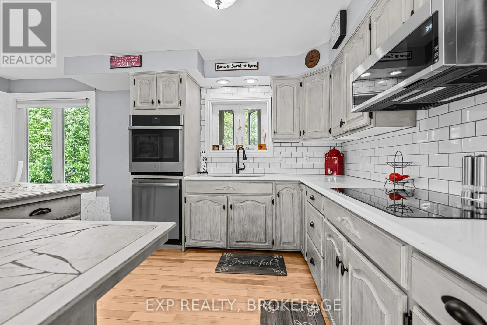 5525 RIDEAU ROAD
