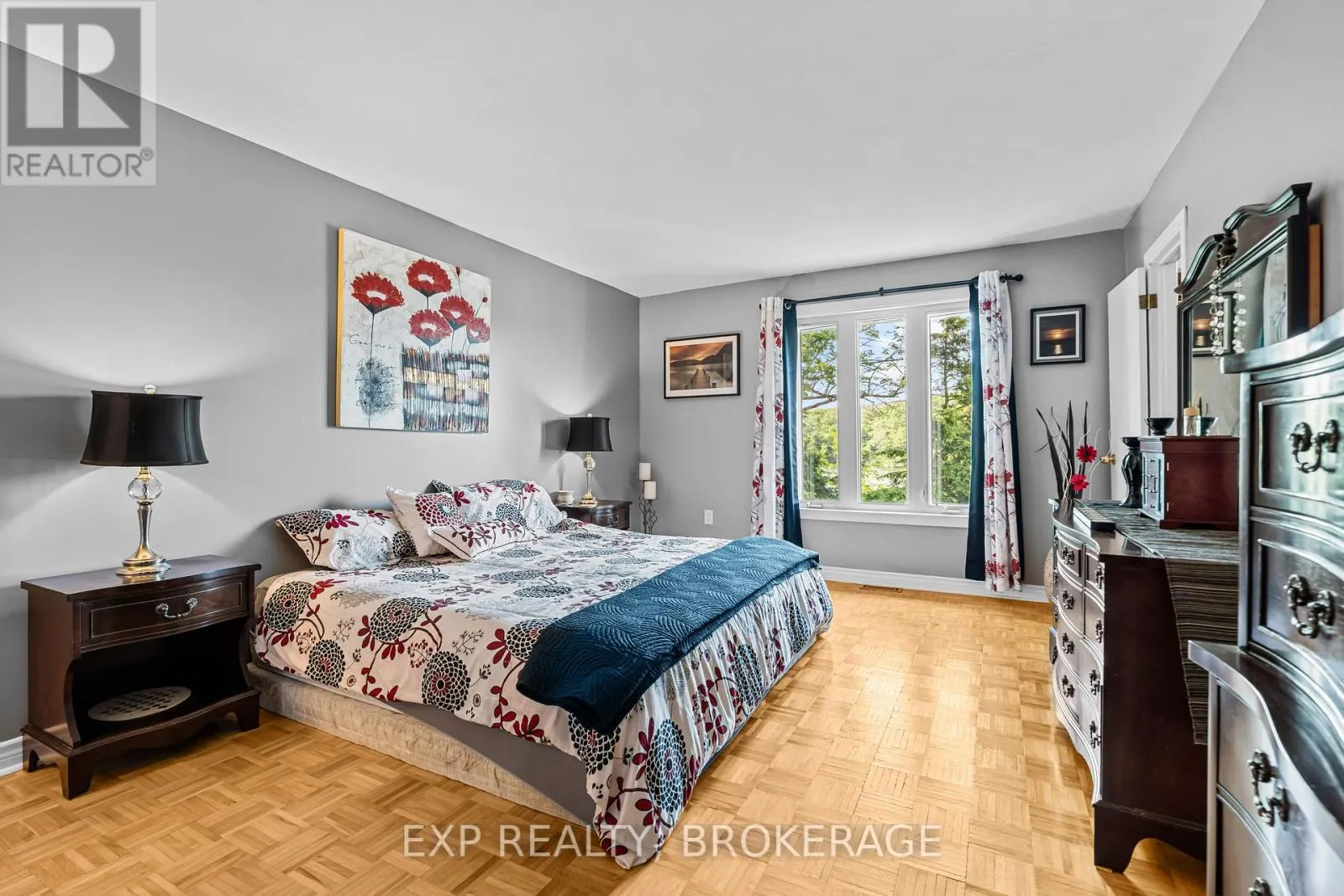 5525 RIDEAU ROAD