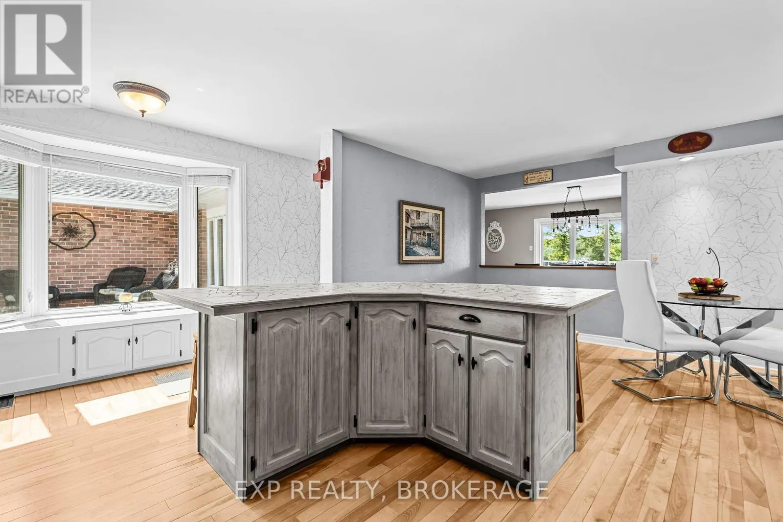 5525 RIDEAU ROAD