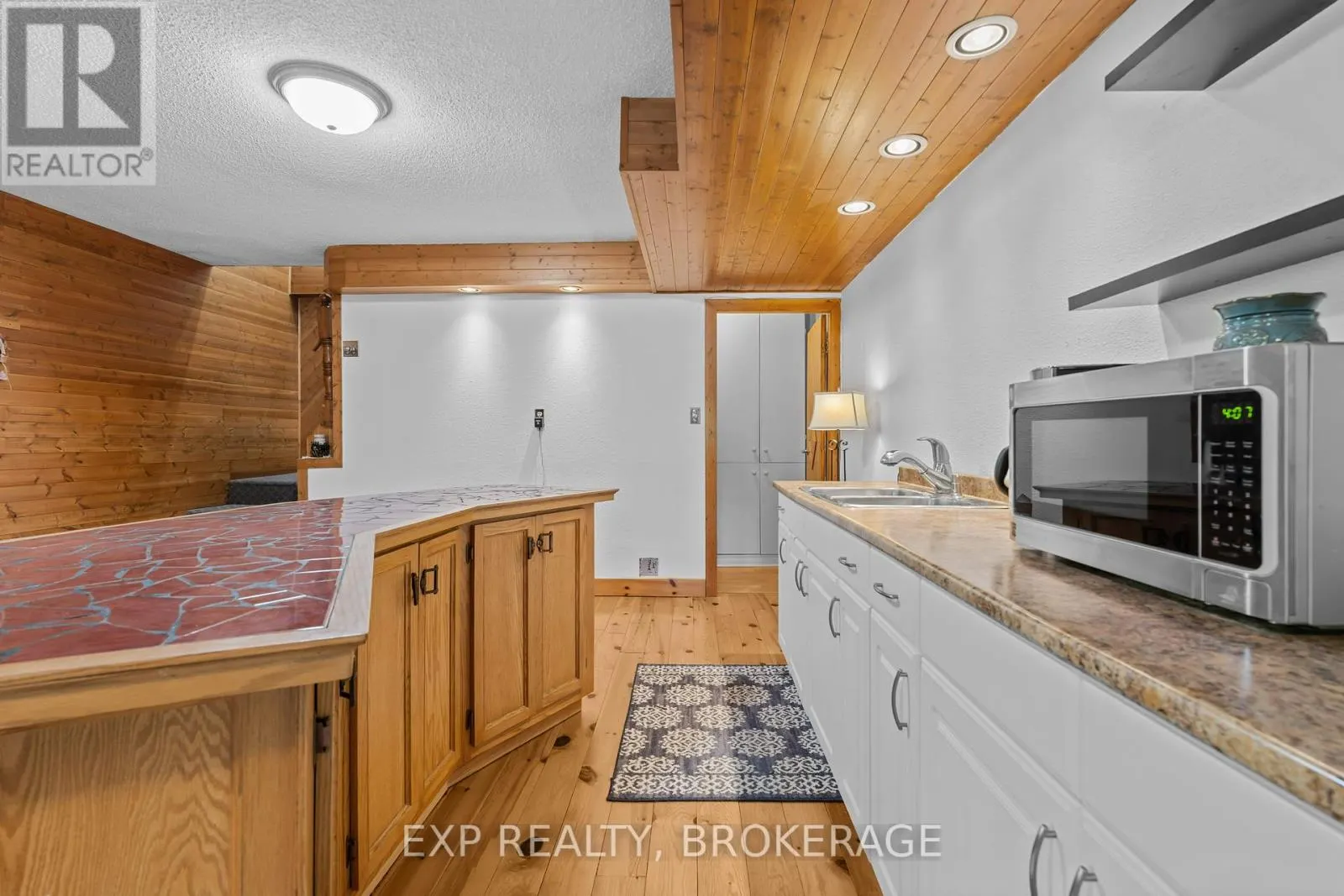 5525 RIDEAU ROAD