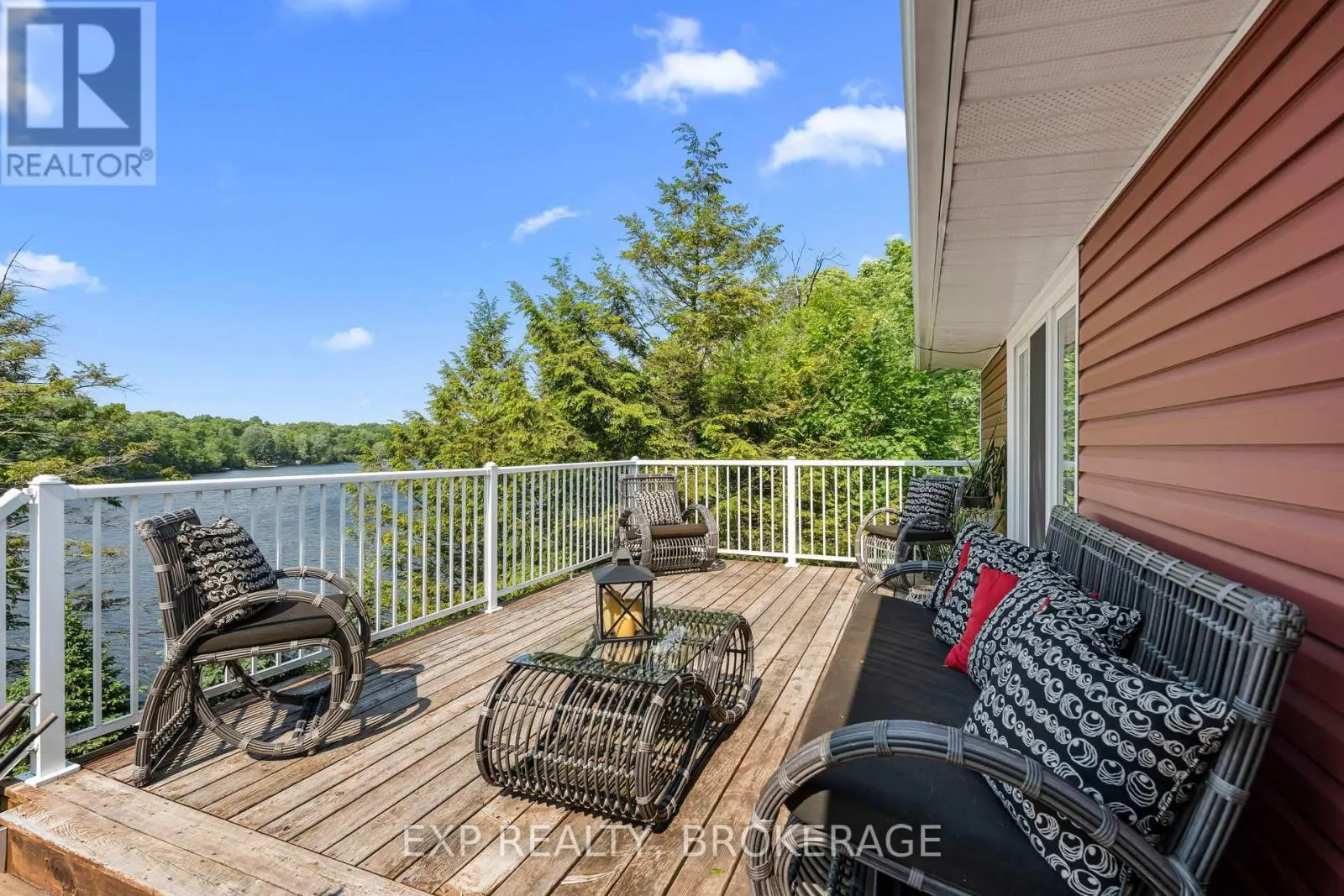 5525 RIDEAU ROAD