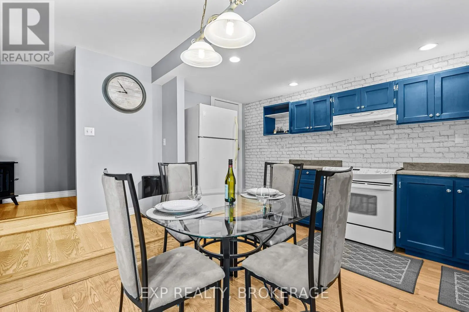 5525 RIDEAU ROAD