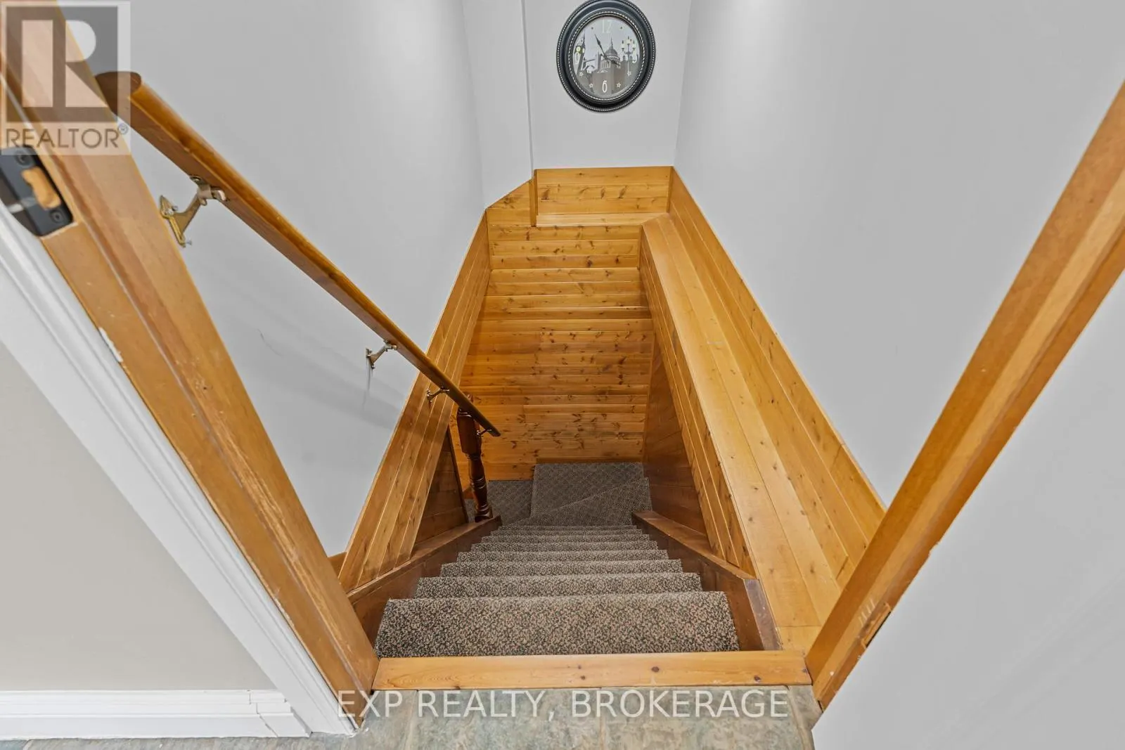 5525 RIDEAU ROAD