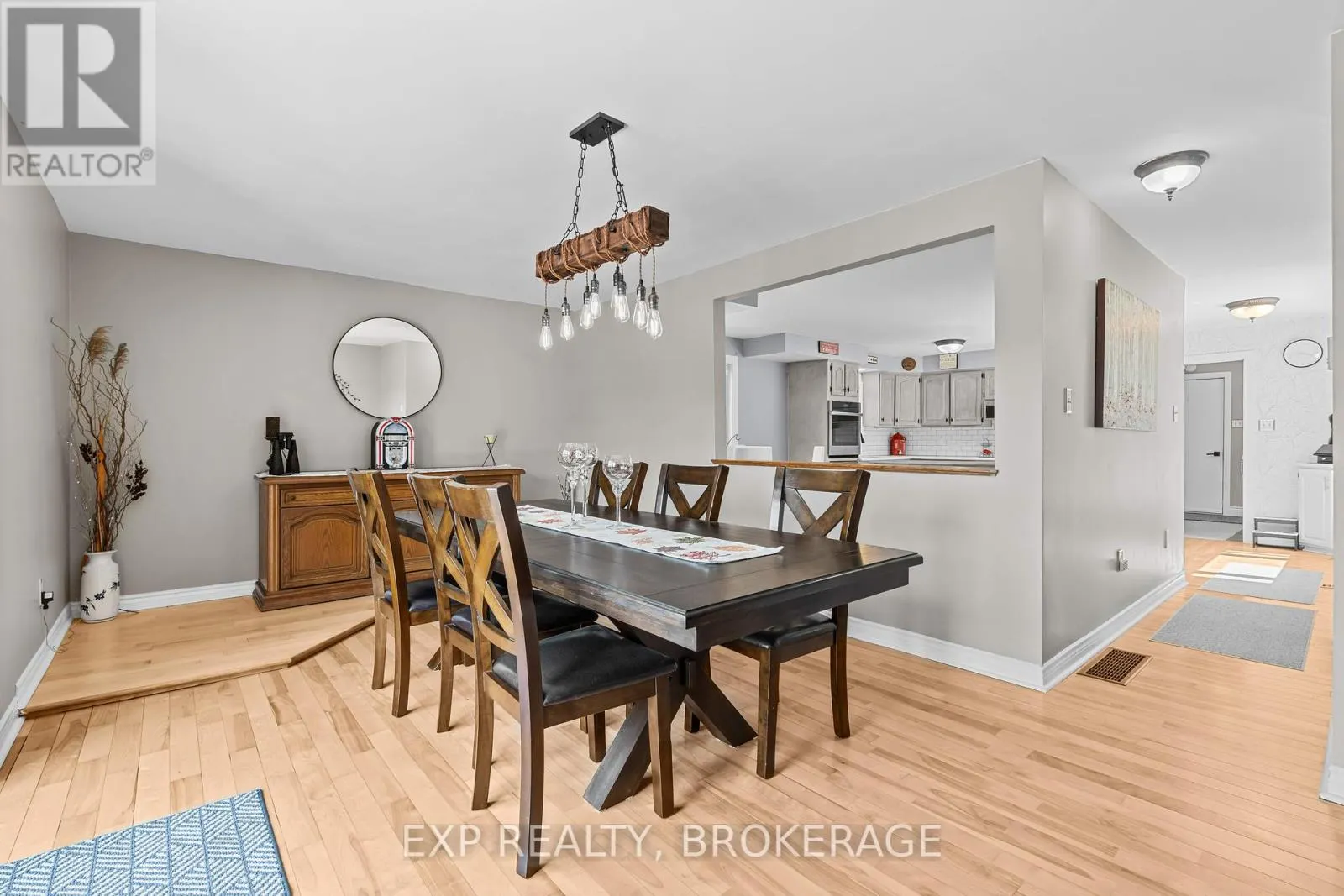 5525 RIDEAU ROAD