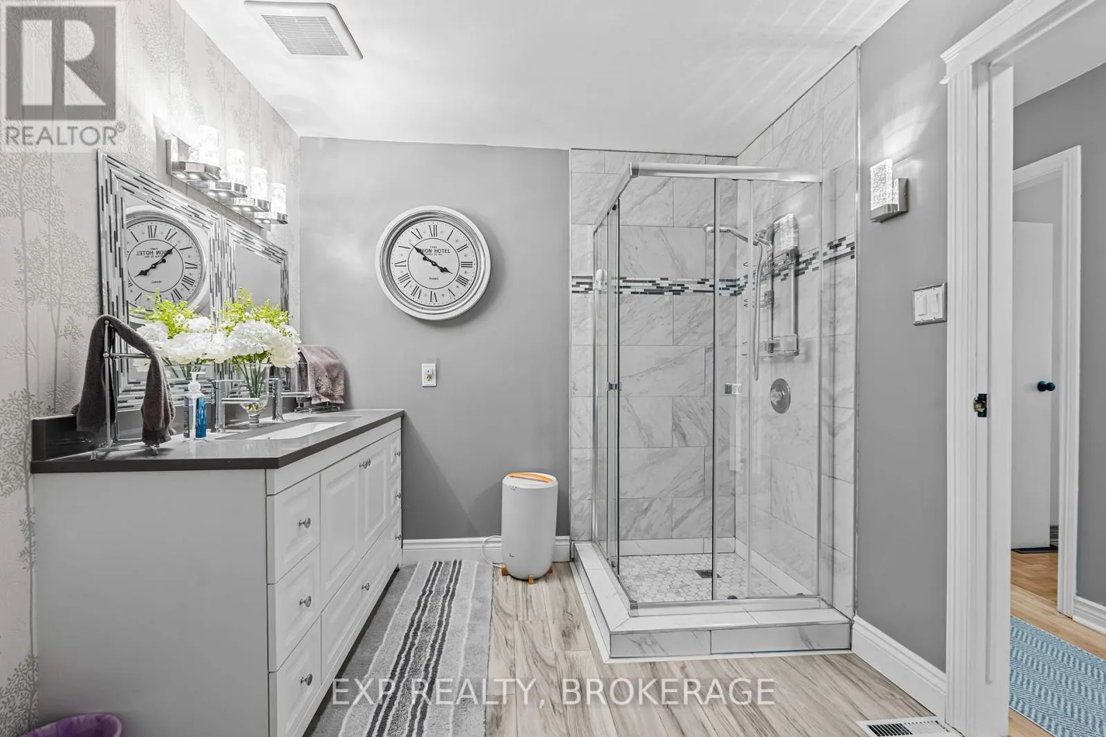 5525 RIDEAU ROAD