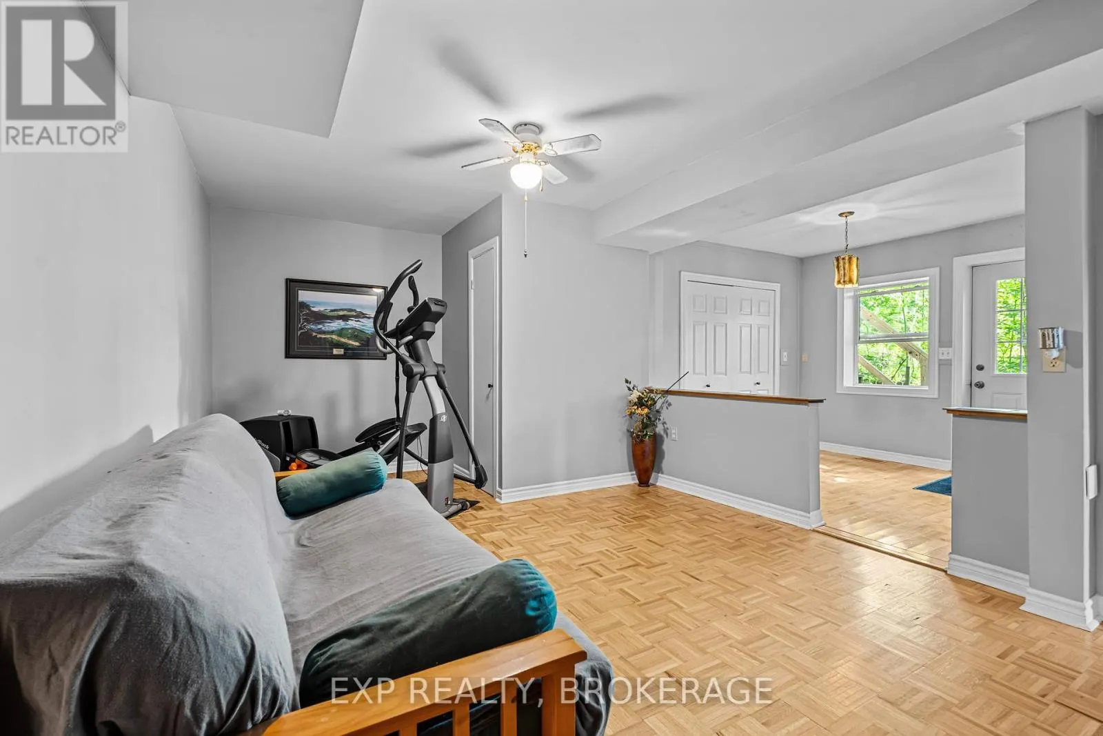 5525 RIDEAU ROAD