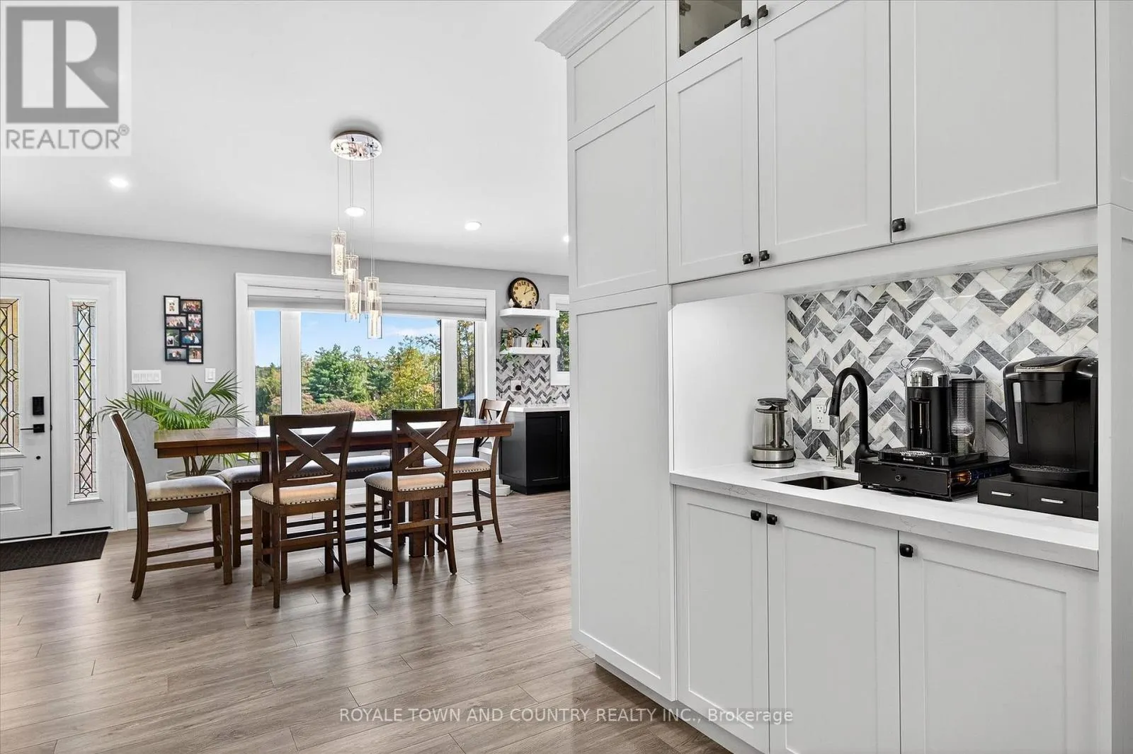9 LYTLE LANE