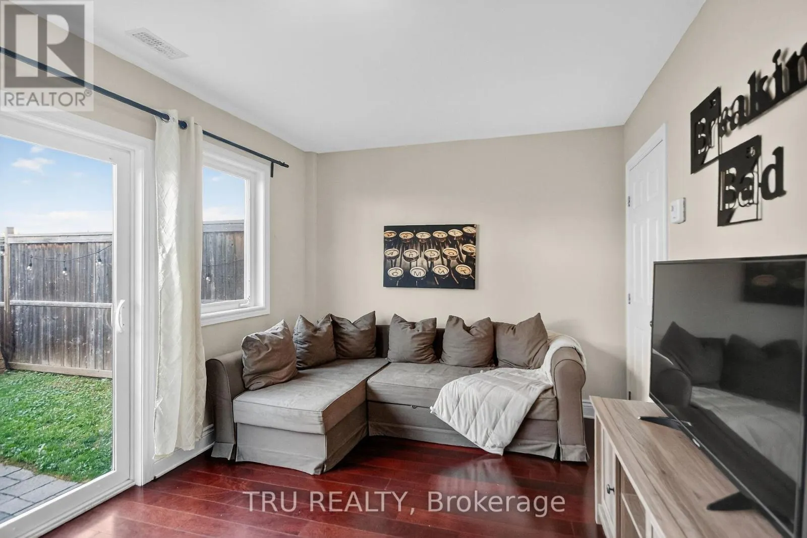 2642 PALINGS PRIVATE
