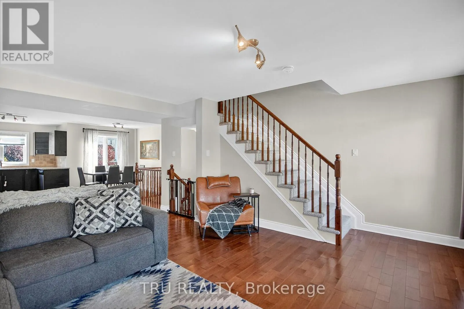 2642 PALINGS PRIVATE