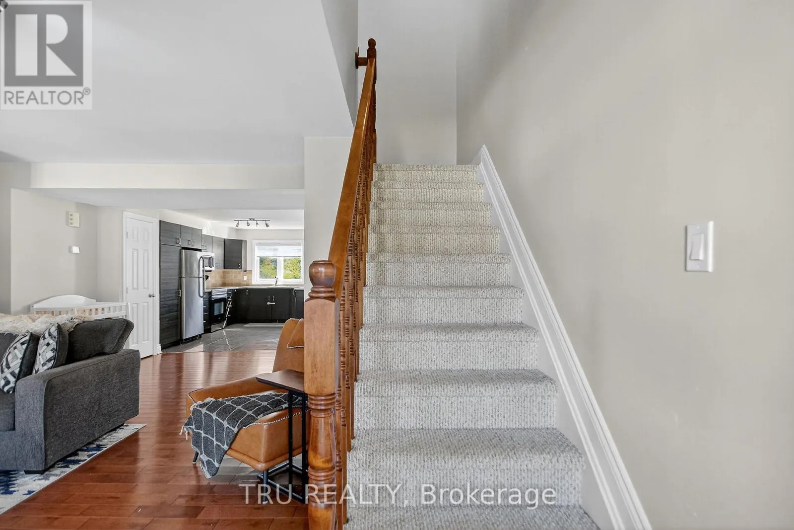 2642 PALINGS PRIVATE