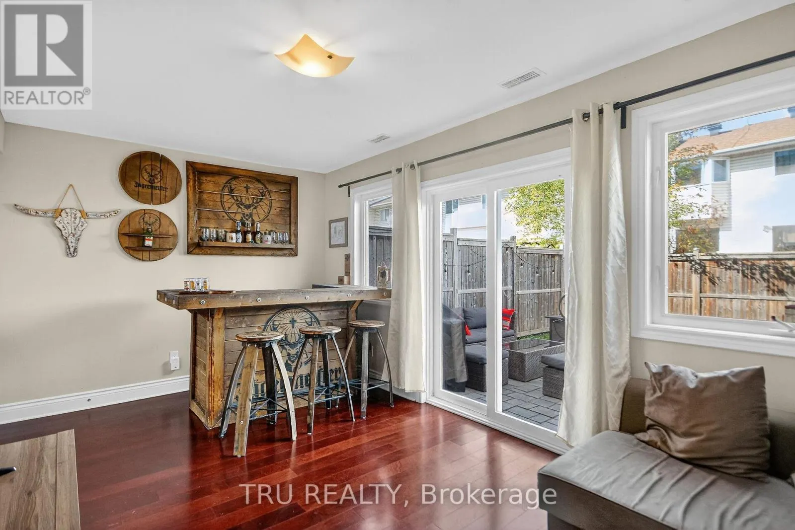 2642 PALINGS PRIVATE