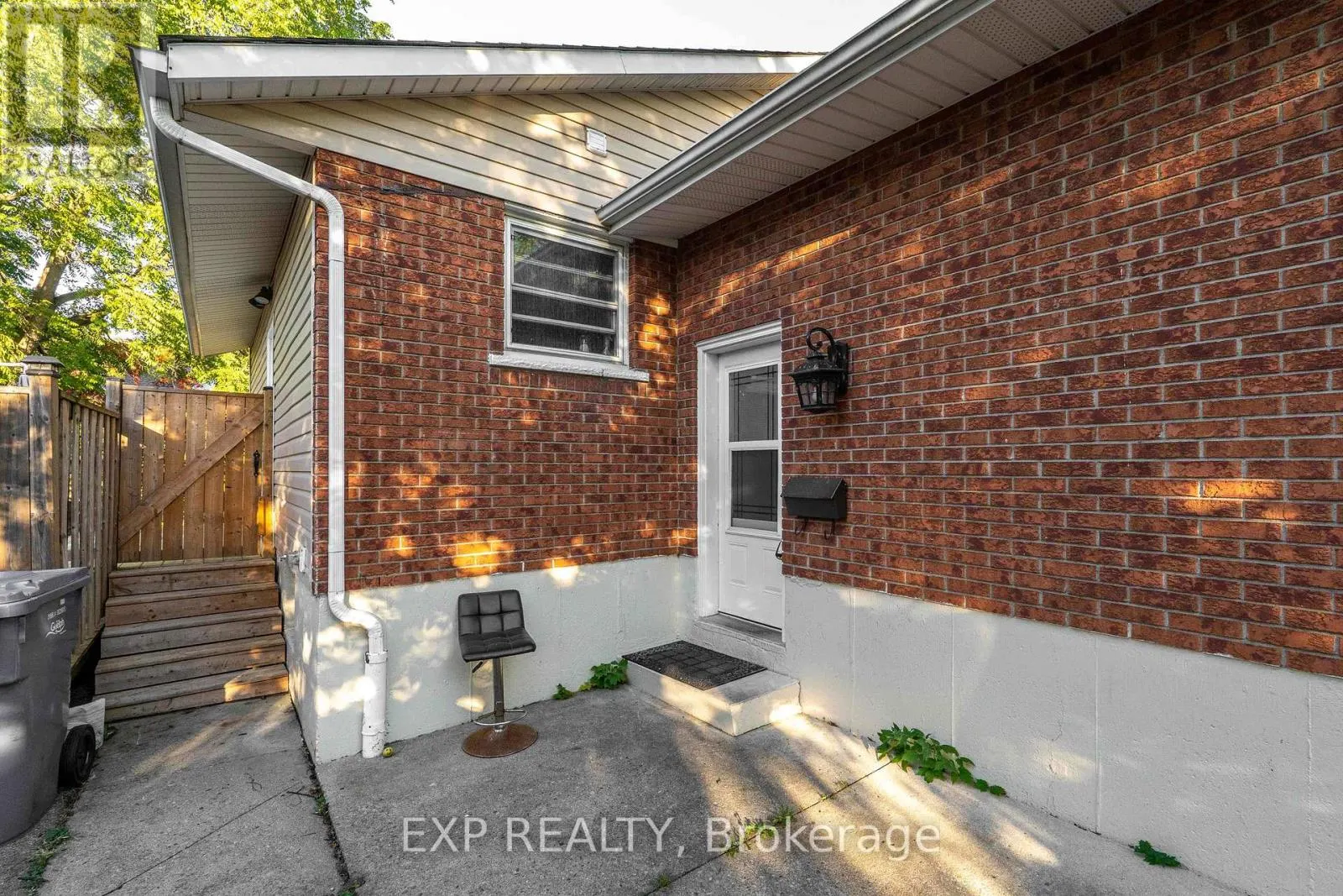 41 ALMA STREET N