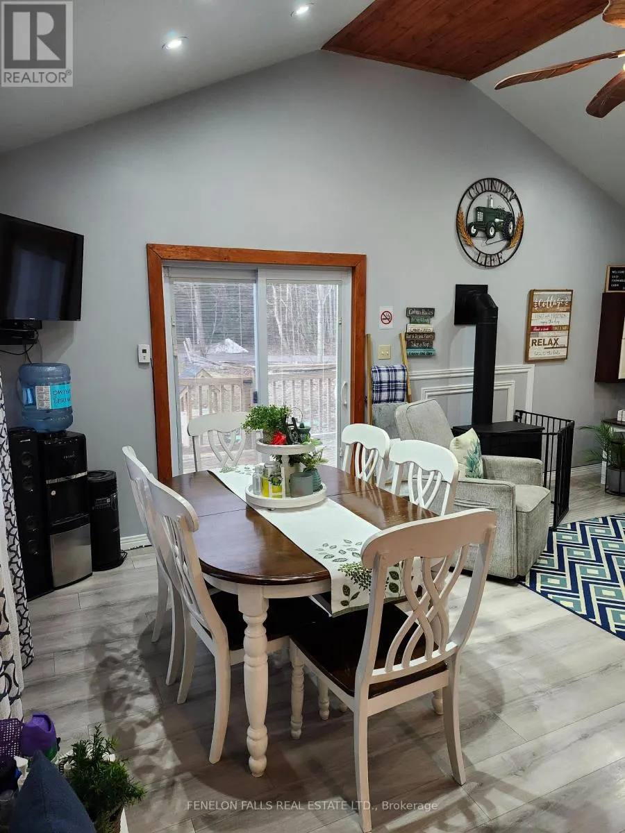 1699 COUNTY ROAD 121 N