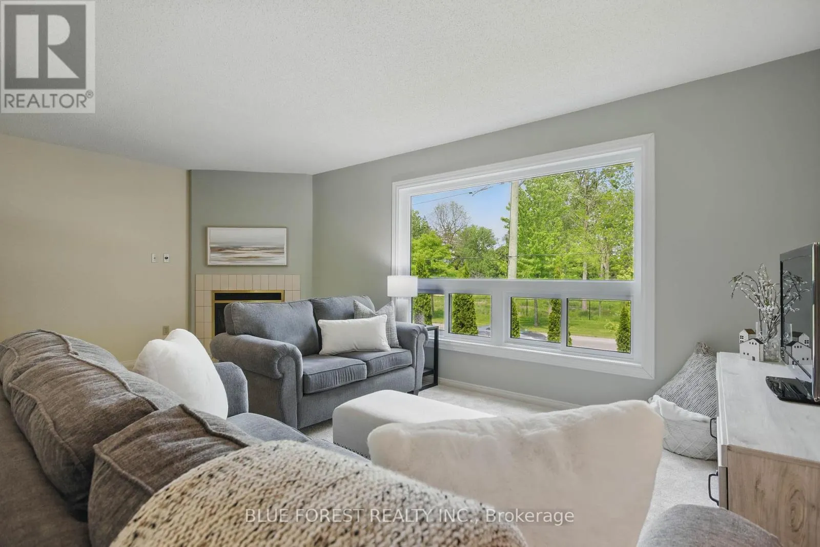 82 - 1990 WAVELL STREET, #82