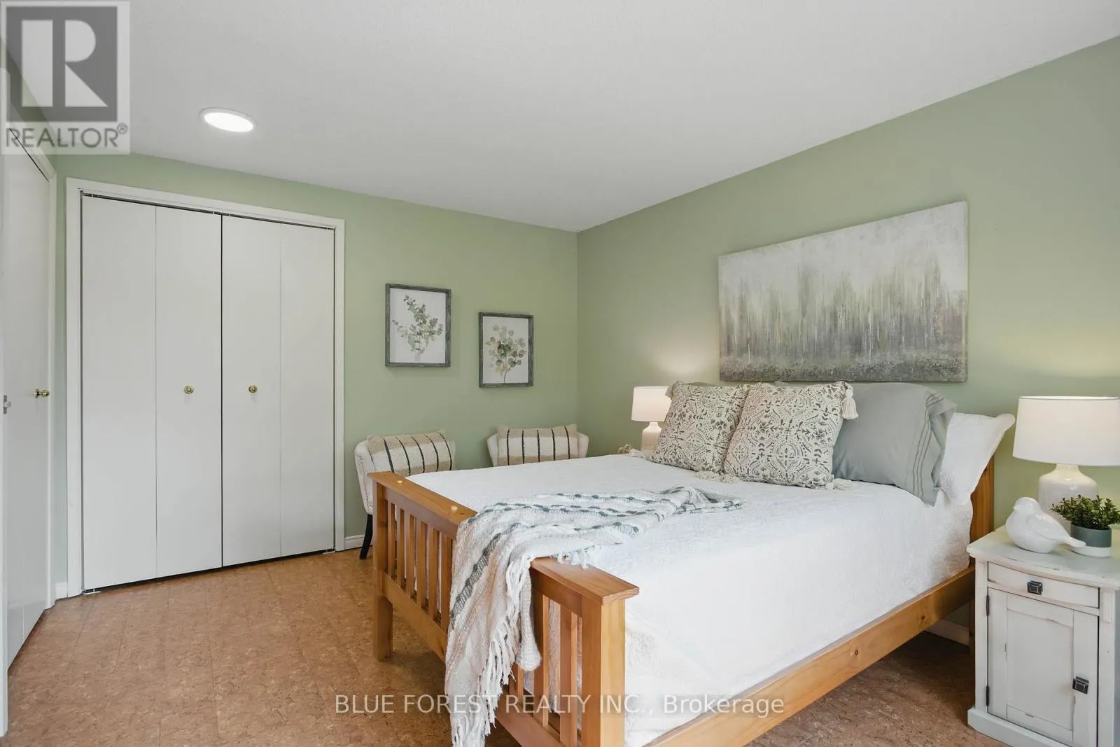 82 - 1990 WAVELL STREET, #82