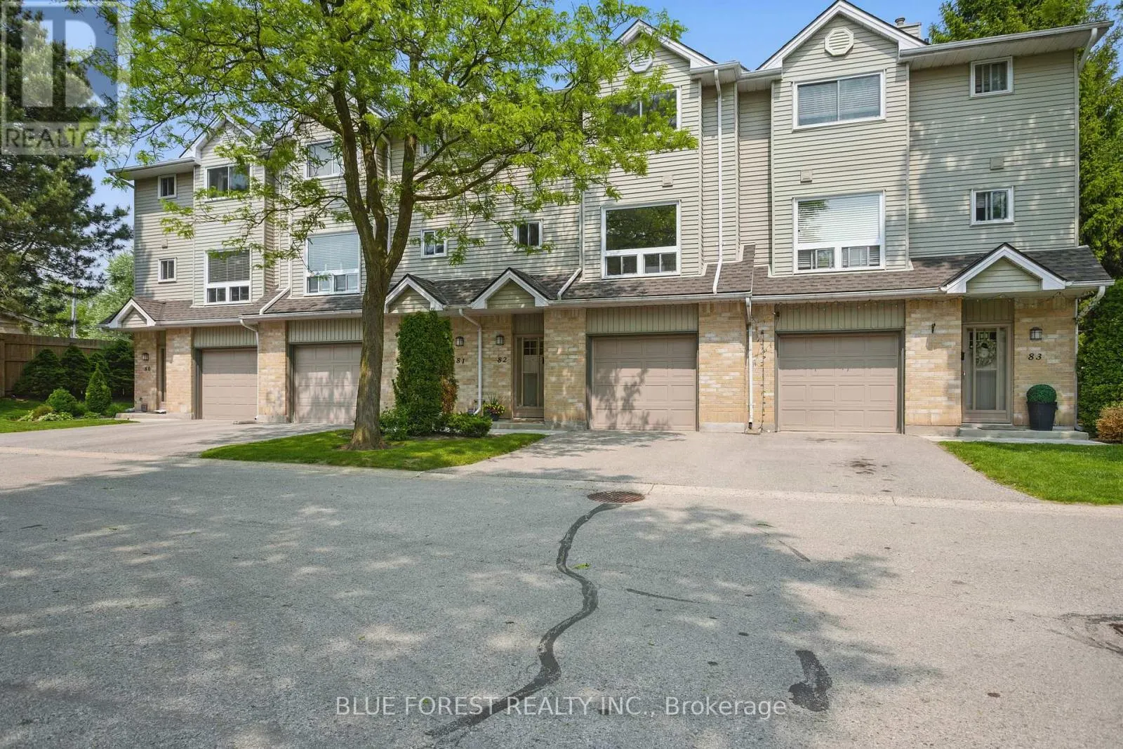 82 - 1990 WAVELL STREET, #82