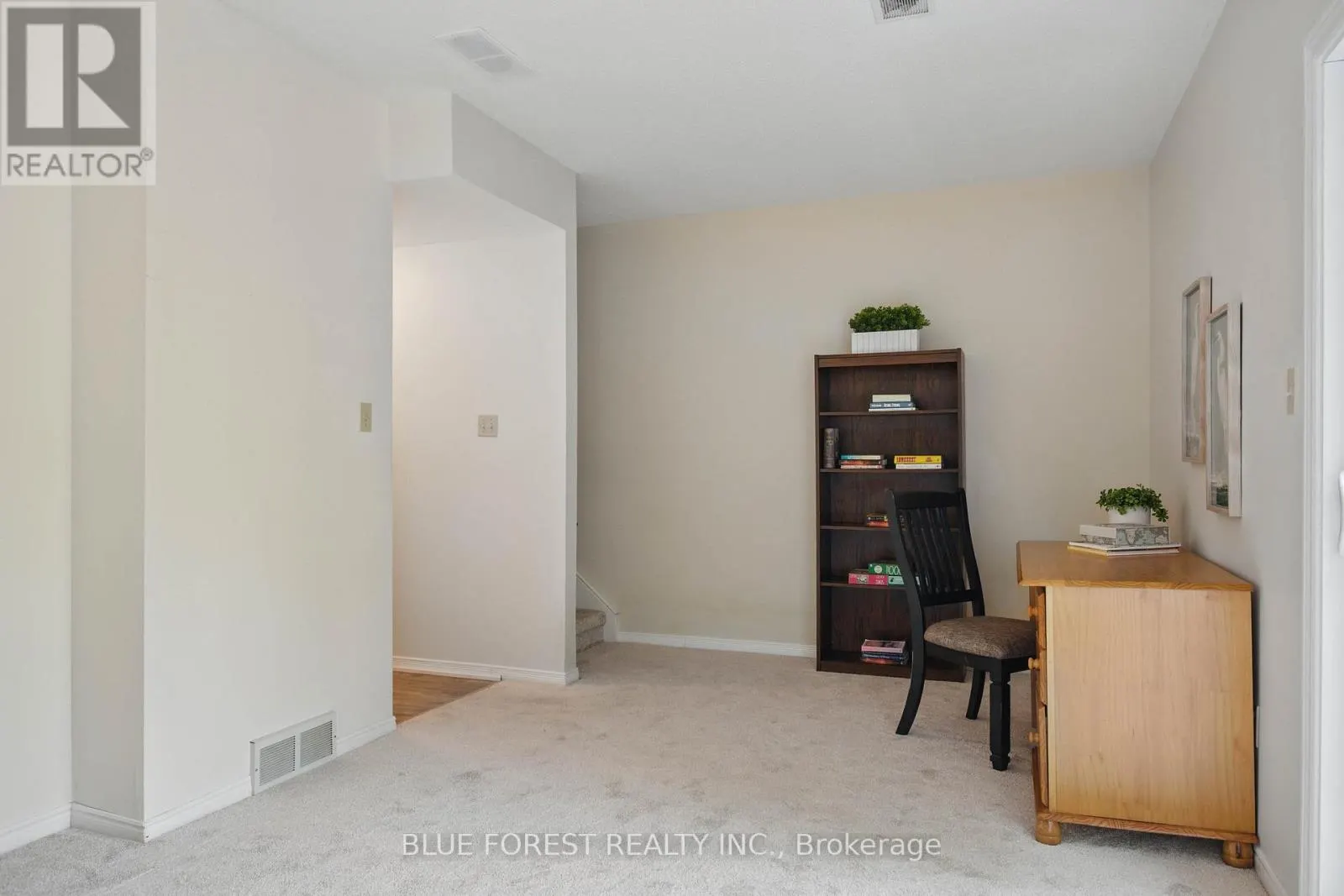 82 - 1990 WAVELL STREET, #82