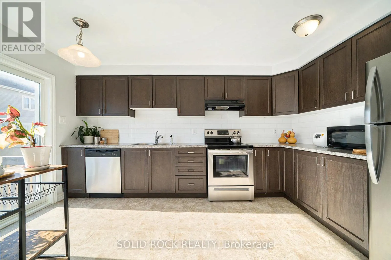 380 ROUNCEY ROAD