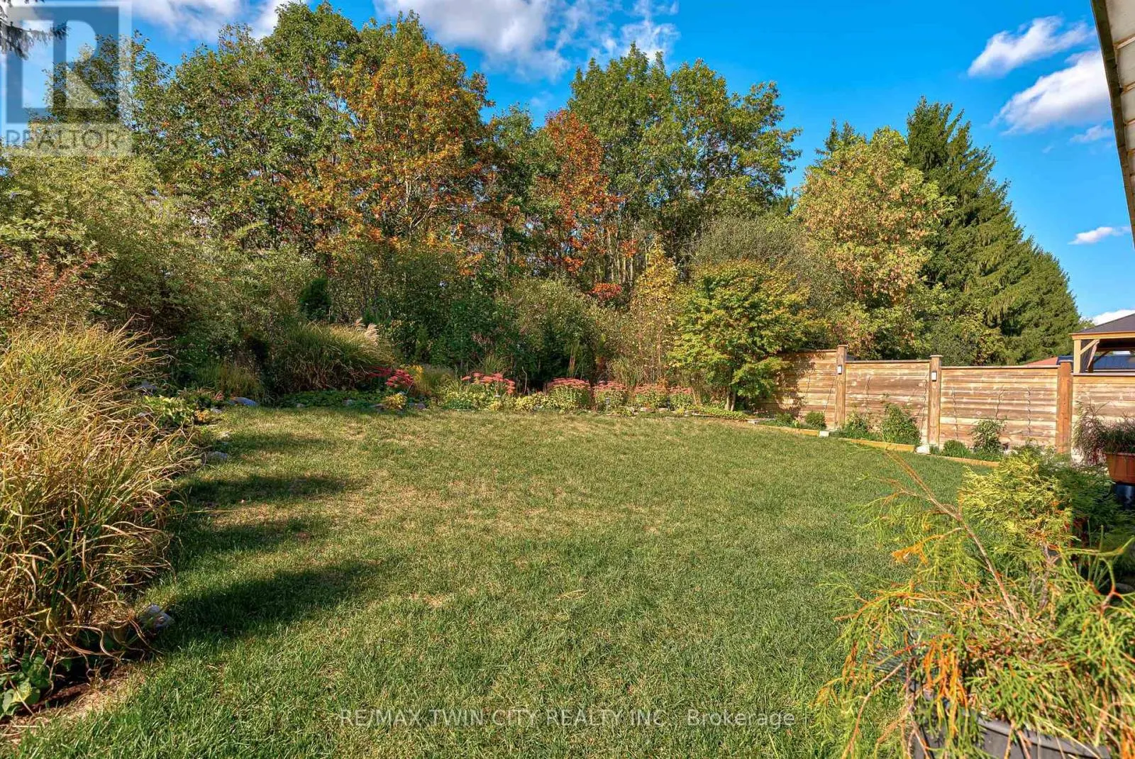 138 EAGLECREST STREET
