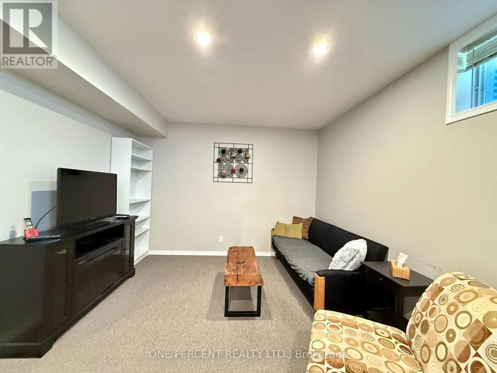 515 1 STREET E
