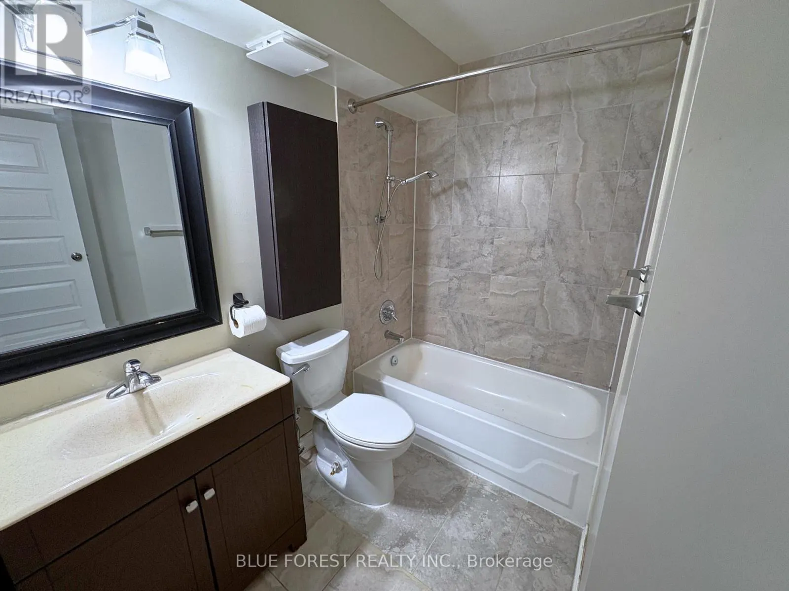 207 - 739 DEVERON CRESCENT, #207