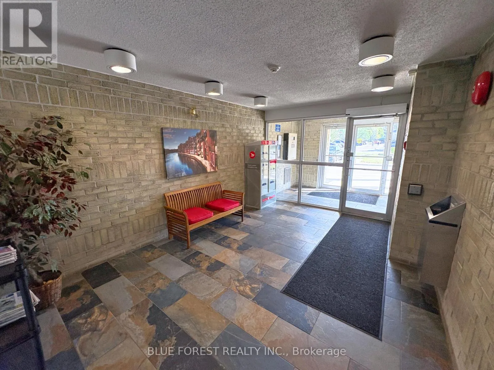 207 - 739 DEVERON CRESCENT, #207