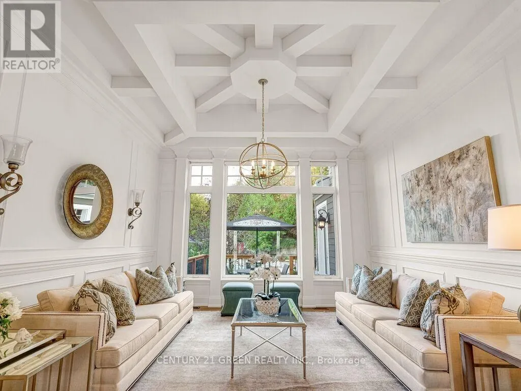 39 BROOKHAVEN CRESCENT