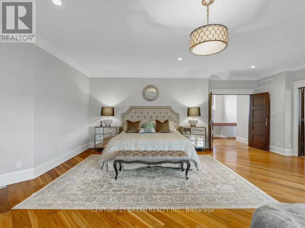 39 BROOKHAVEN CRESCENT
