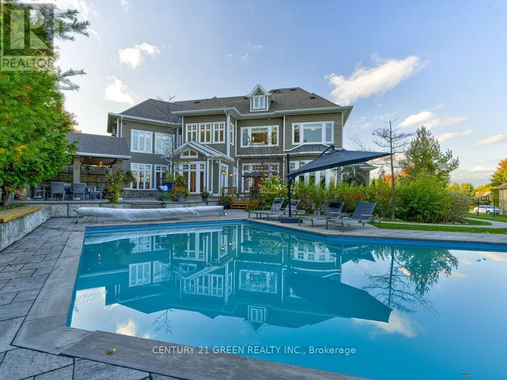 39 BROOKHAVEN CRESCENT