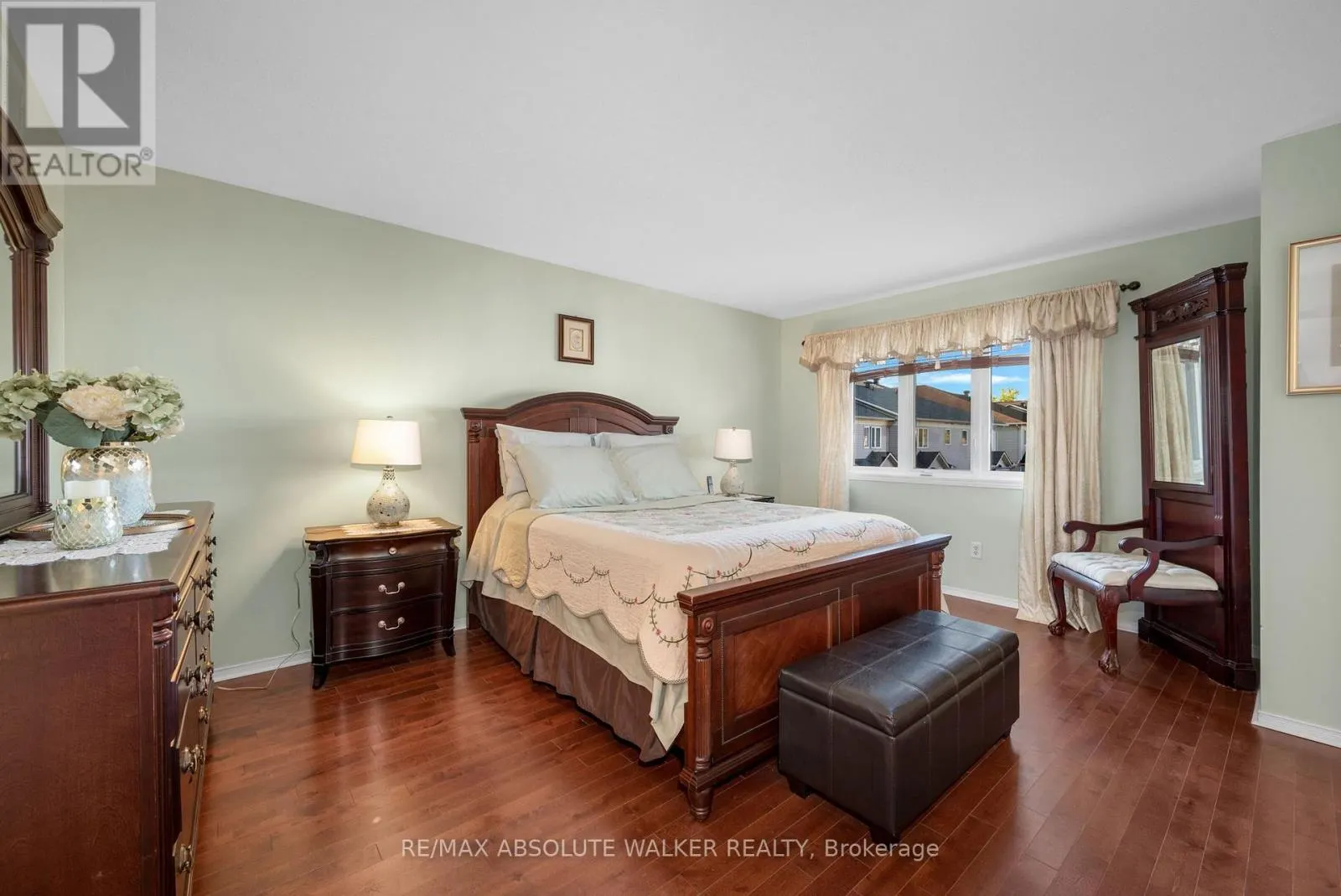 607 AQUAVIEW DRIVE